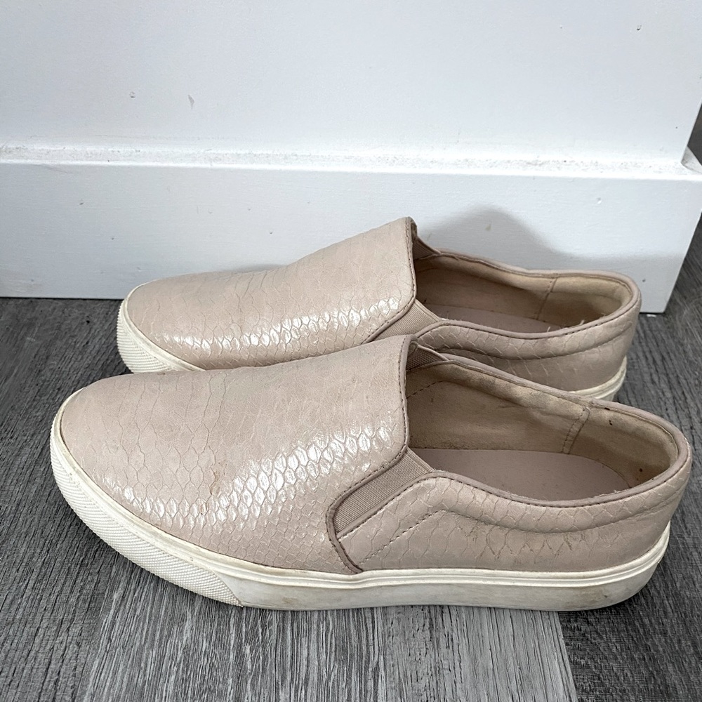 Aldo blush snake skin like shoes , size 7